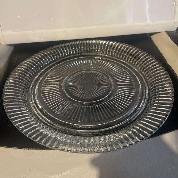 Vintage Starburst Round Glass Serving Plate - Picture 2 of 7